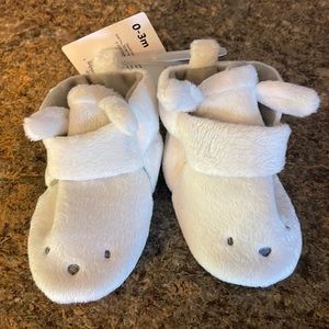 NWT Carter’s Bunny Slippers 🐇